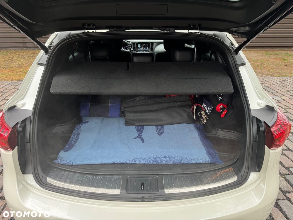 Infiniti Q70 3.7 S Premium - 6