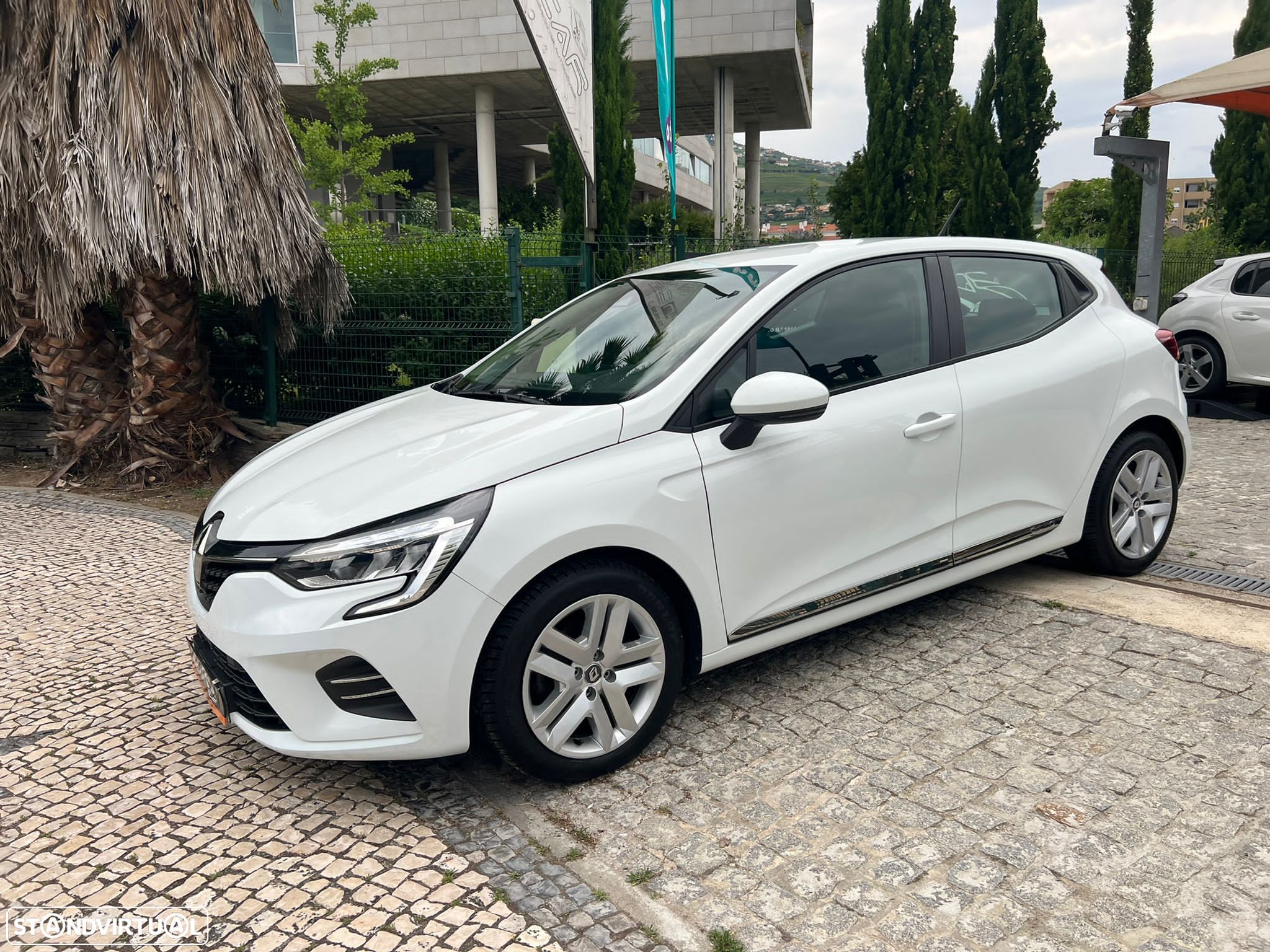 Renault Clio 1.0 TCe Intens - 1