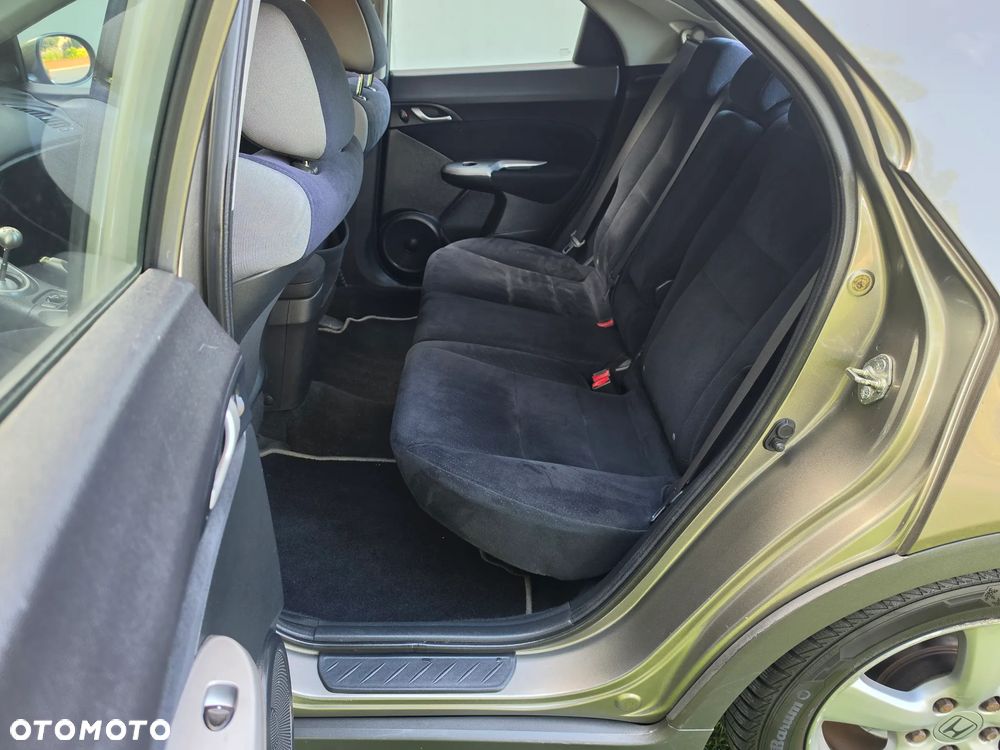 Honda Civic 1.8i-VTEC Sport - 22