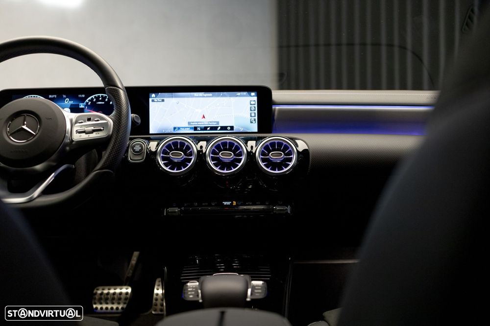 Mercedes-Benz A 250 e AMG Line - 8