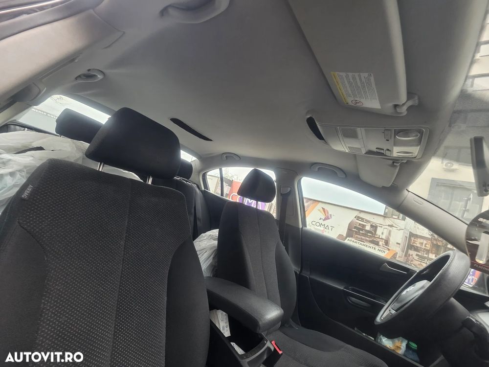 Volkswagen Passat Variant 1.6 TDI DPF BlueMotion Technology Highline - 13