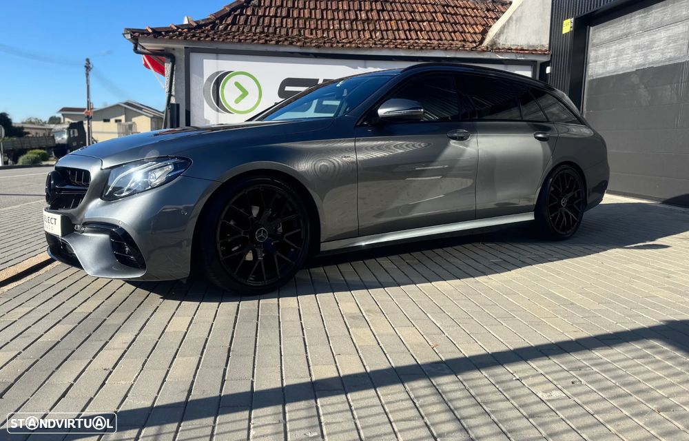 Mercedes-Benz E 220 d T 9G-TRONIC AMG Line - 12