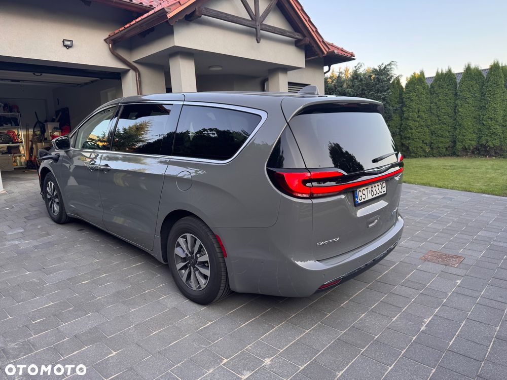 Chrysler Pacifica - 2