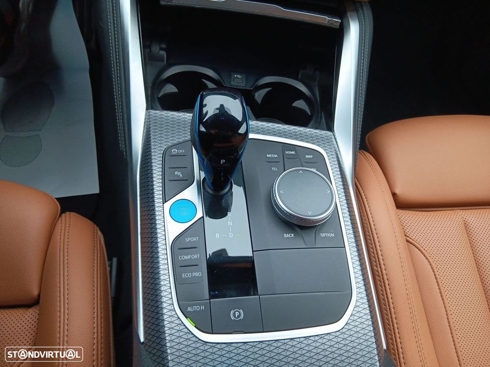 BMW i4 eDrive40 Edição Desportiva M - 23