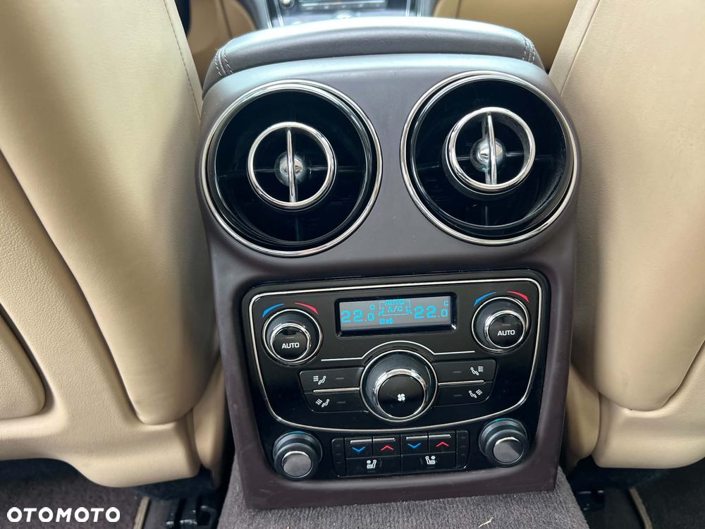 Jaguar XJ 3.0 T AWD Portfolio - 11