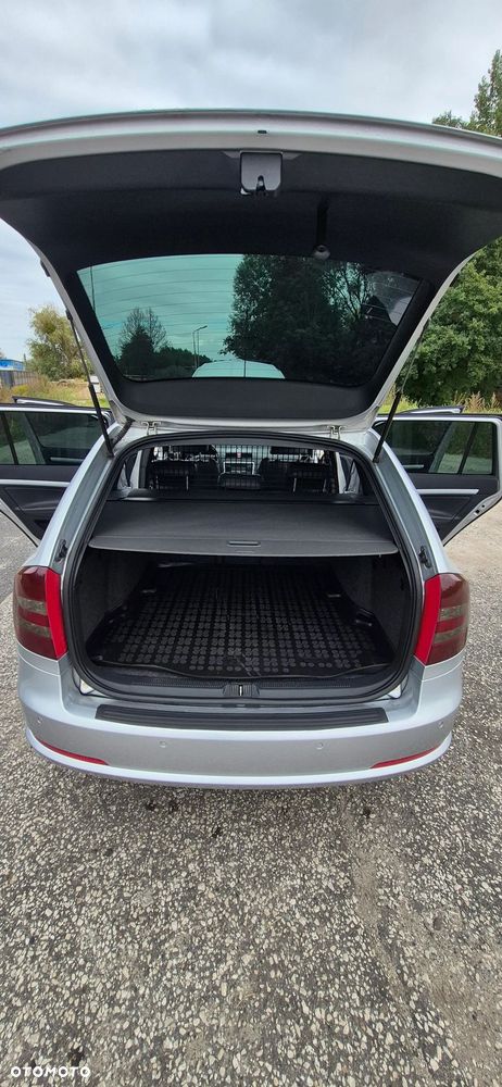 Skoda Octavia 2.0 TDI DPF RS - 3