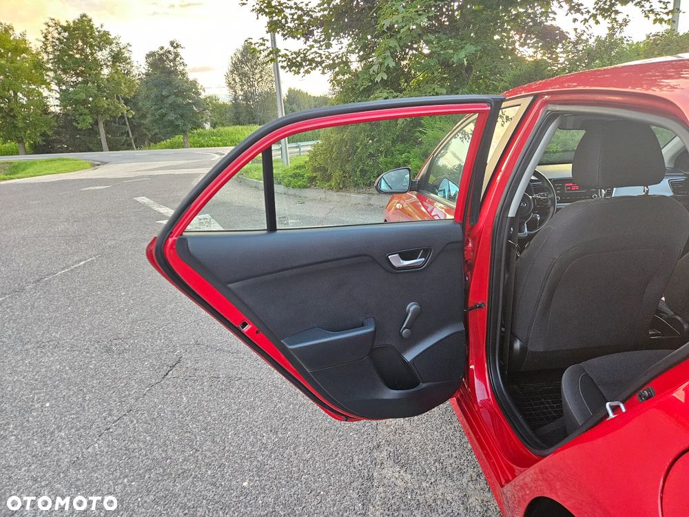 Kia Rio 1.2 Attract - 38