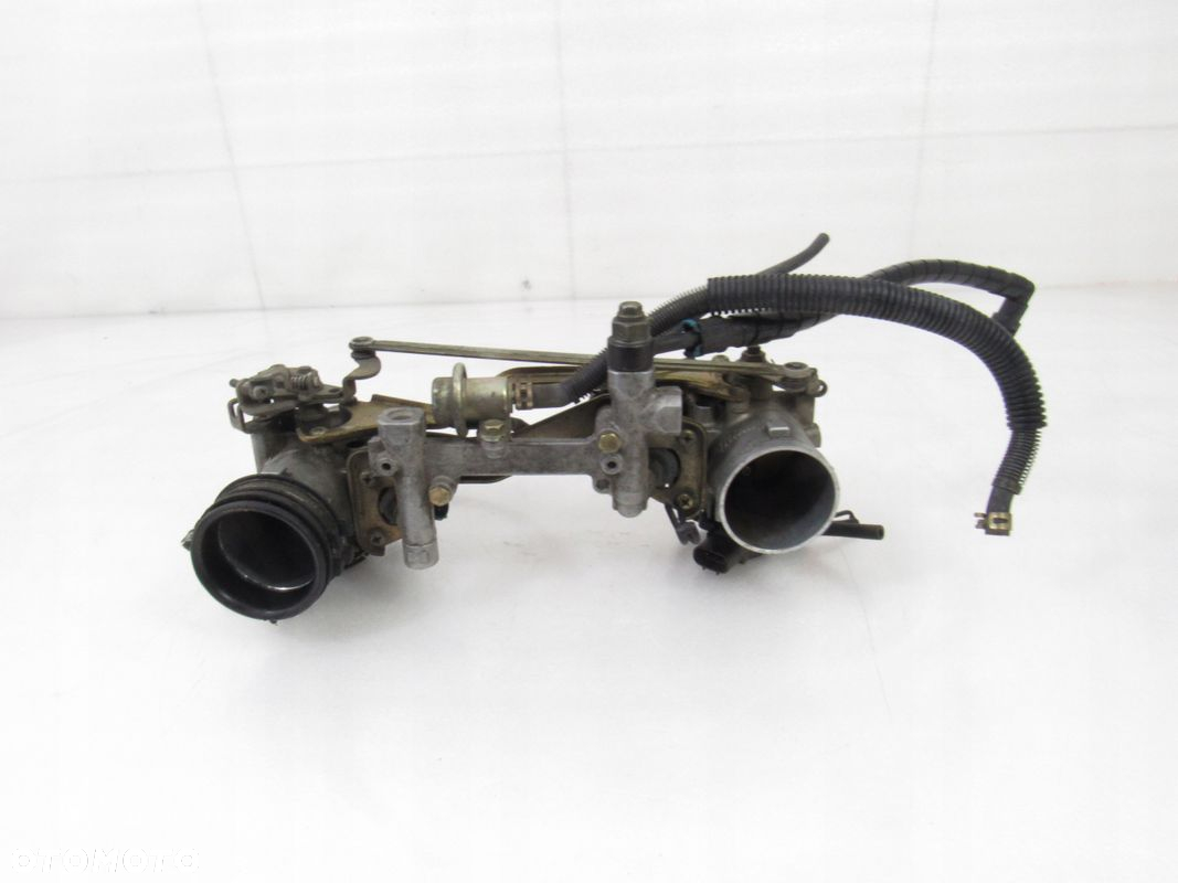 Wtryski + przepustnice komplet Suzuki TL 1000, 00r - 3