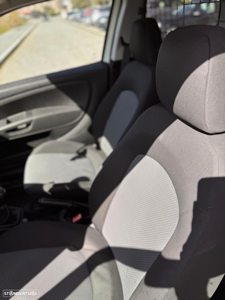 Fiat Grande Punto - 26