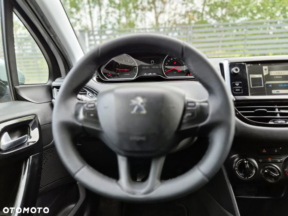 Peugeot 208 - 17