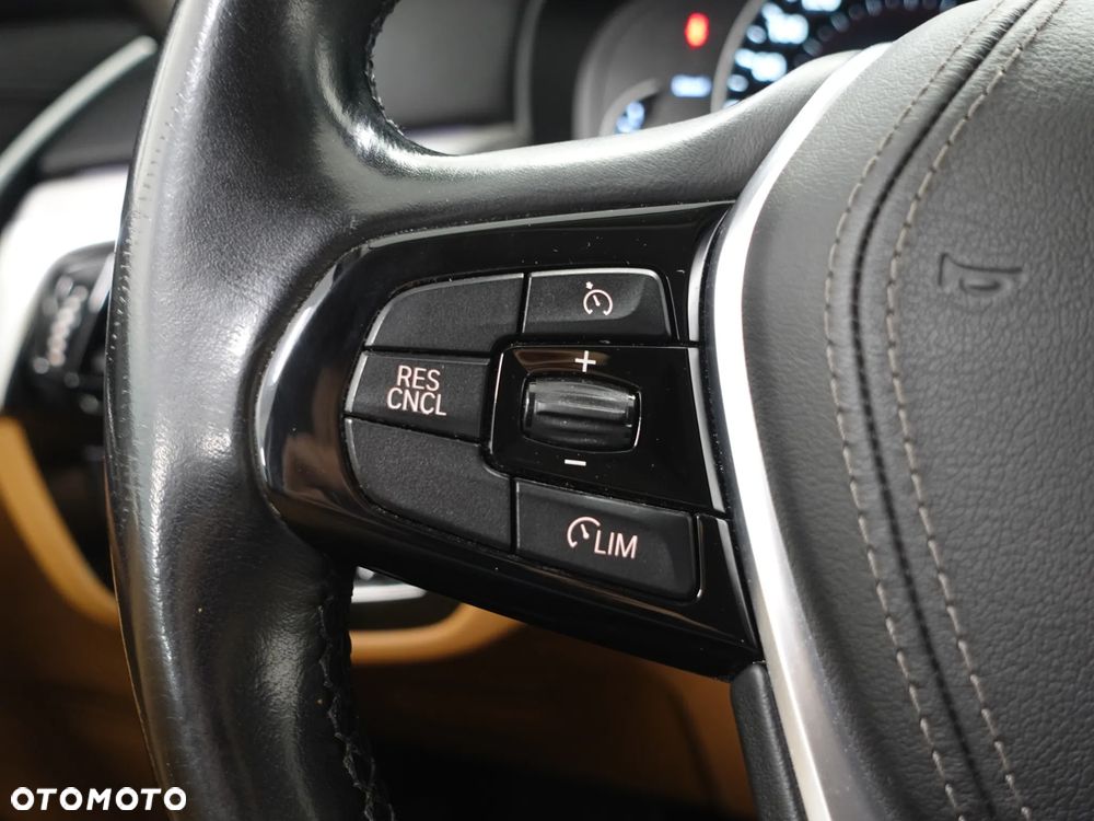 BMW Seria 5 520d xDrive Luxury Line - 36