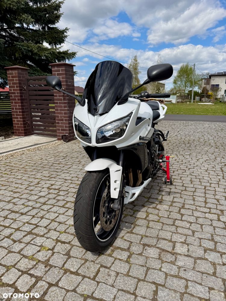 Yamaha FZ - 19