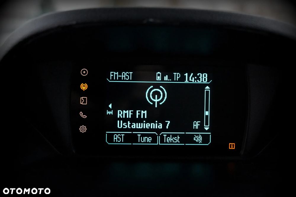 Ford Tourneo Courier 1.5 TDCi Titanium - 25