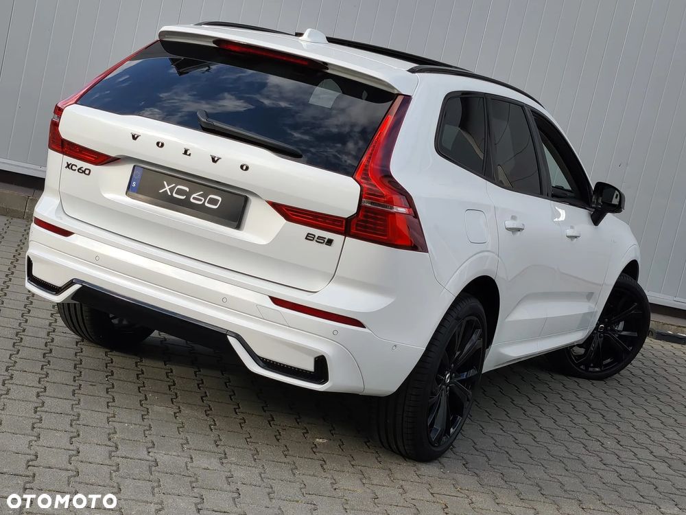 Volvo XC 60 B5 B AWD Ultimate Black Edition - 10
