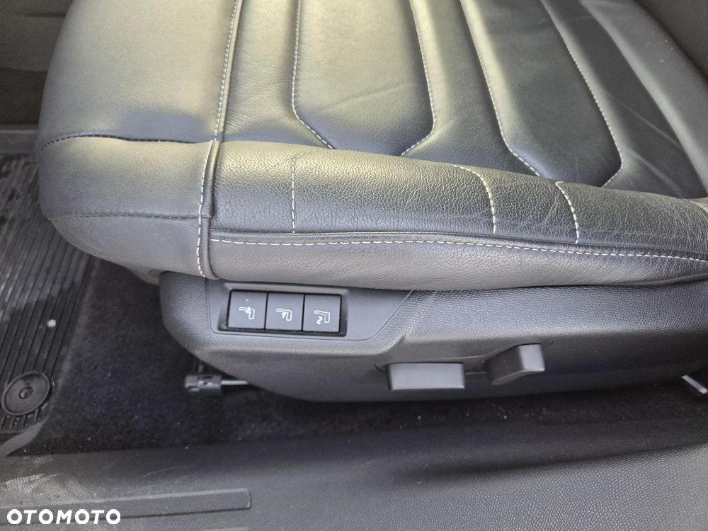 Citroën C4 EV136 50kWh Shine - 20