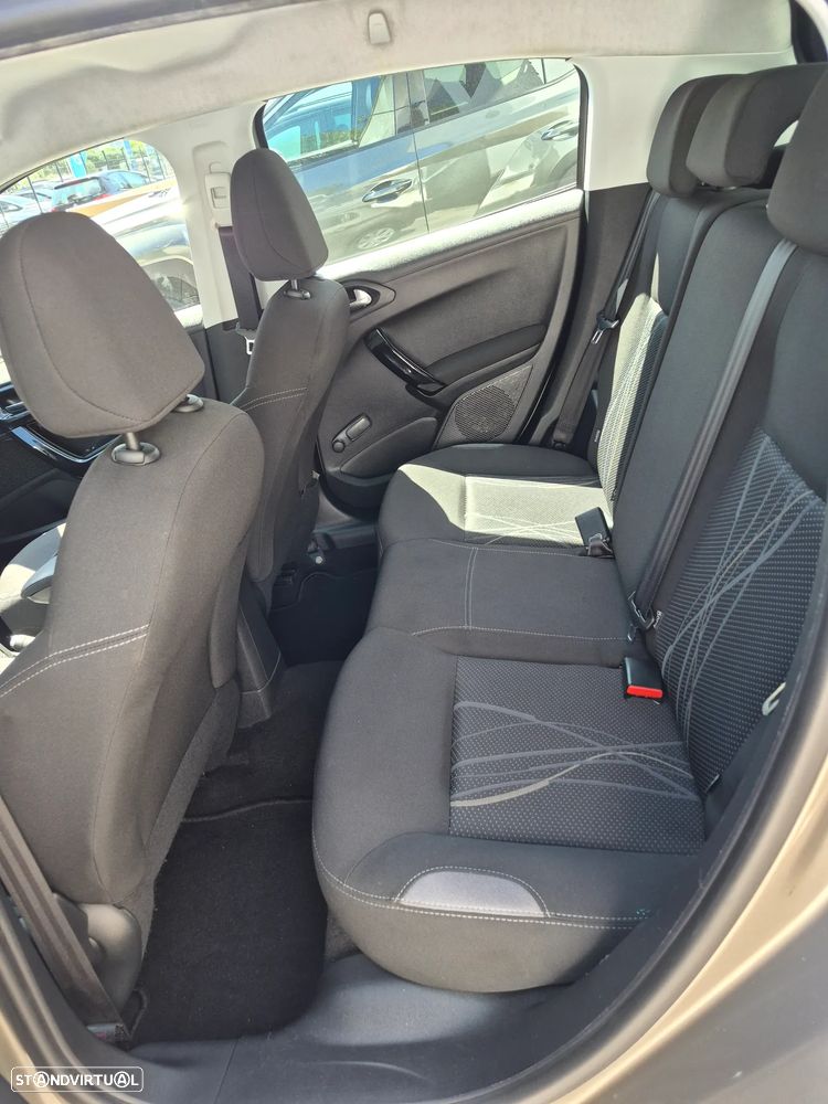 Peugeot 208 1.6 e-HDi Active 95g - 19
