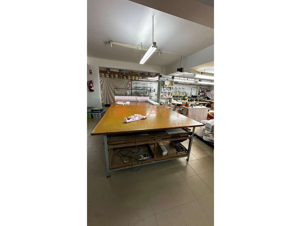 Venda Armazém com condições para habitação - Grande imagem: 4/8