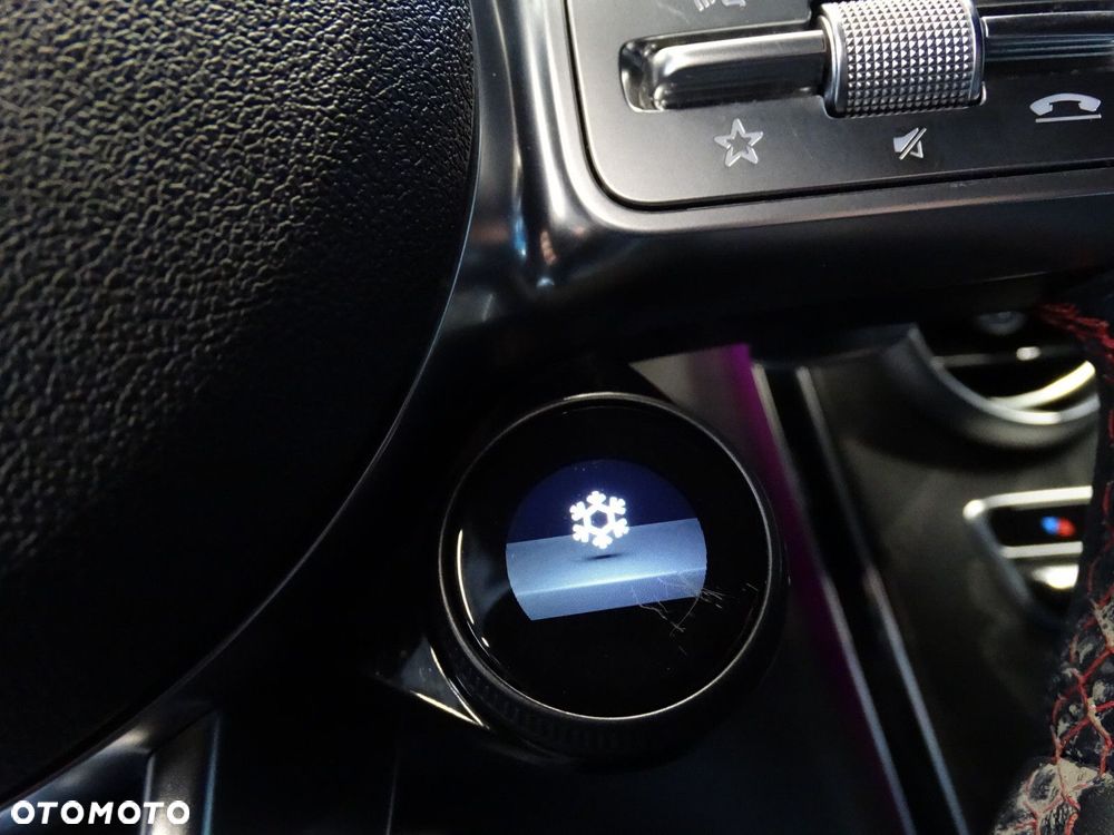 Mercedes-Benz GLC - 32