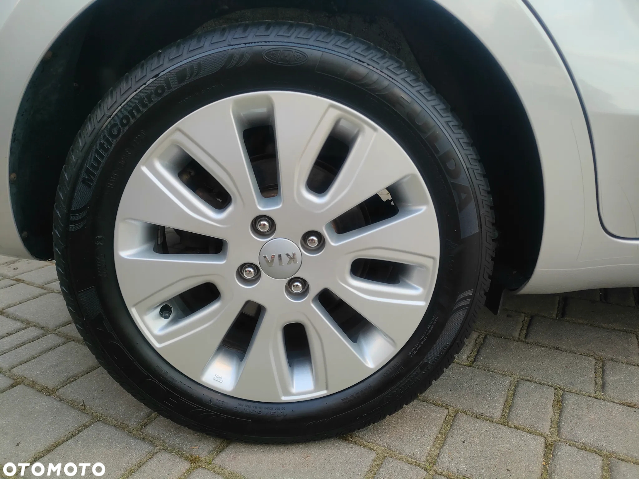 Kia Rio 1.2 Attract - 16
