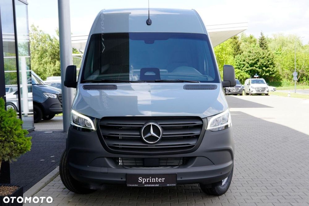Mercedes-Benz Sprinter - 2