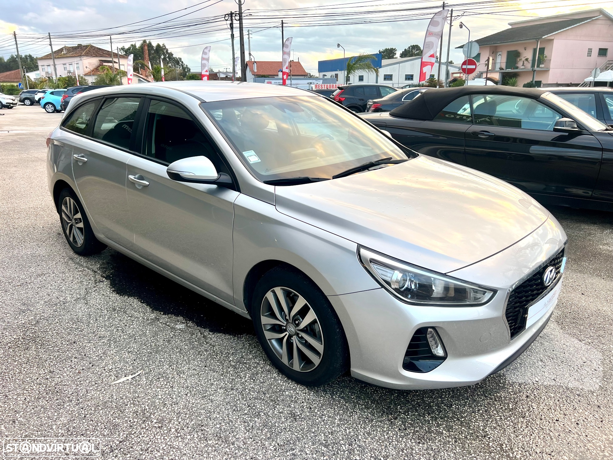 Hyundai i30 SW 1.6 CRDi Blue Comfort+Navi - 3