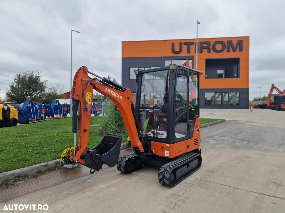 Hitachi ZX19, Masa operat 2tone, 2019, 1.596h, LAMA, CUPLA RAPIDA+3 CUPE, Senile extensibile, latime strans 0,98m, Inst picon, cabina, radio, senile 80% ok, STARE FOARTE BUNA, posibilitate leasing 4 ani, rata lunara 2.000 lei-PROMOTIE-17.900EUR+Tva - 5