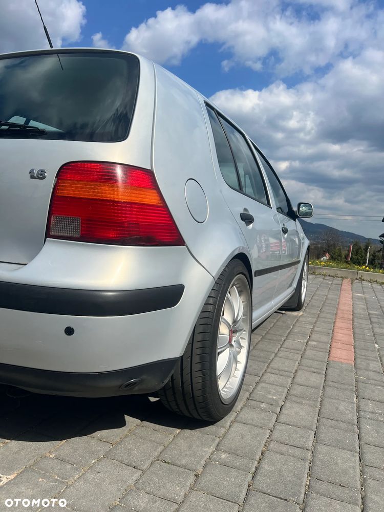 Volkswagen Golf 1.6 - 5