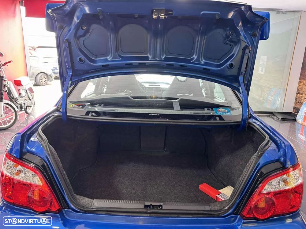 Subaru Impreza Sedan 2.0 WRX - 10