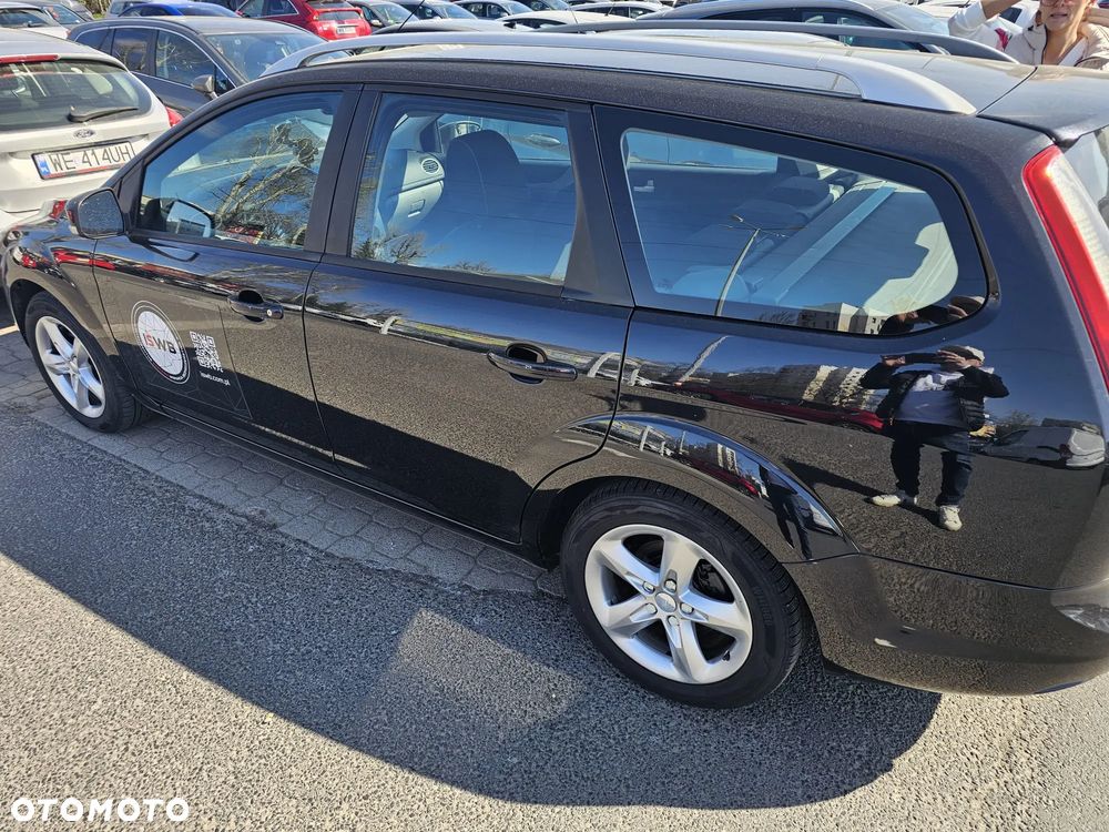 Ford Focus 1.8 FF Trend - 14