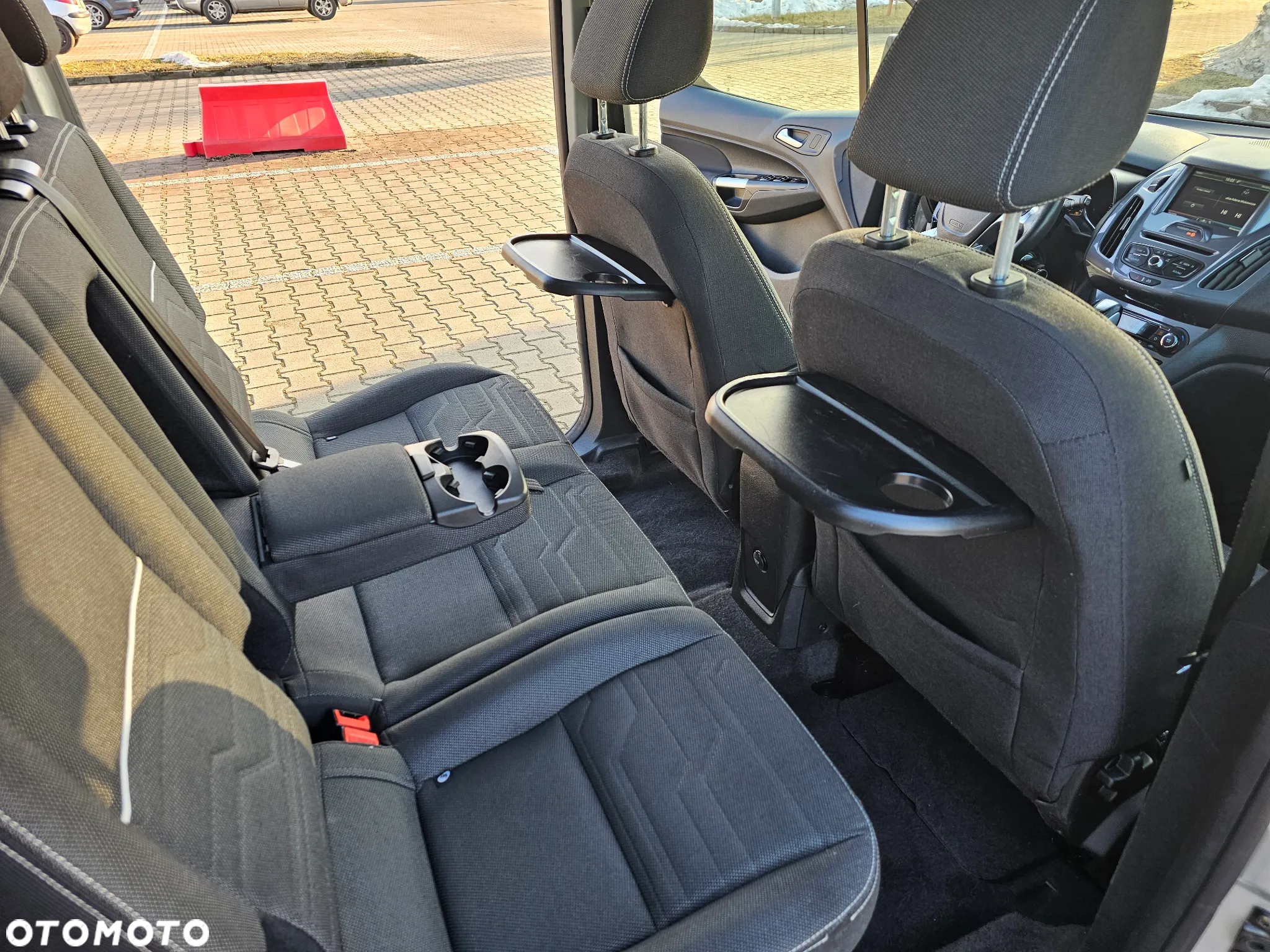 Ford Tourneo Connect Grand - 16