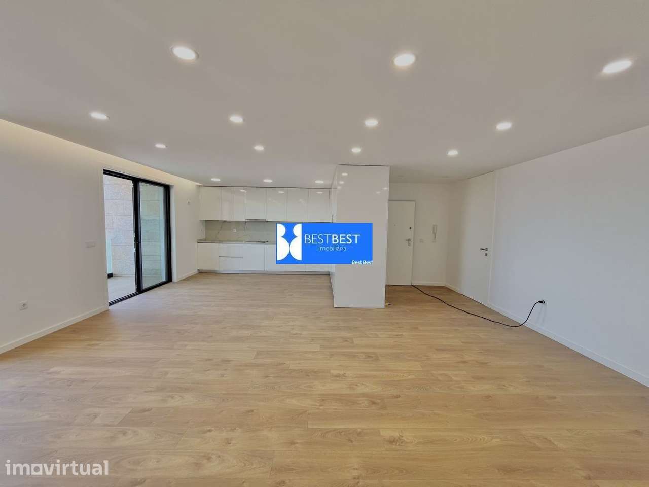 AIRO, BARCELOS – T3 NOVO COM DESIGN MODERNO E EQUIPADO AO DETALHE - Grande imagem: 2/28