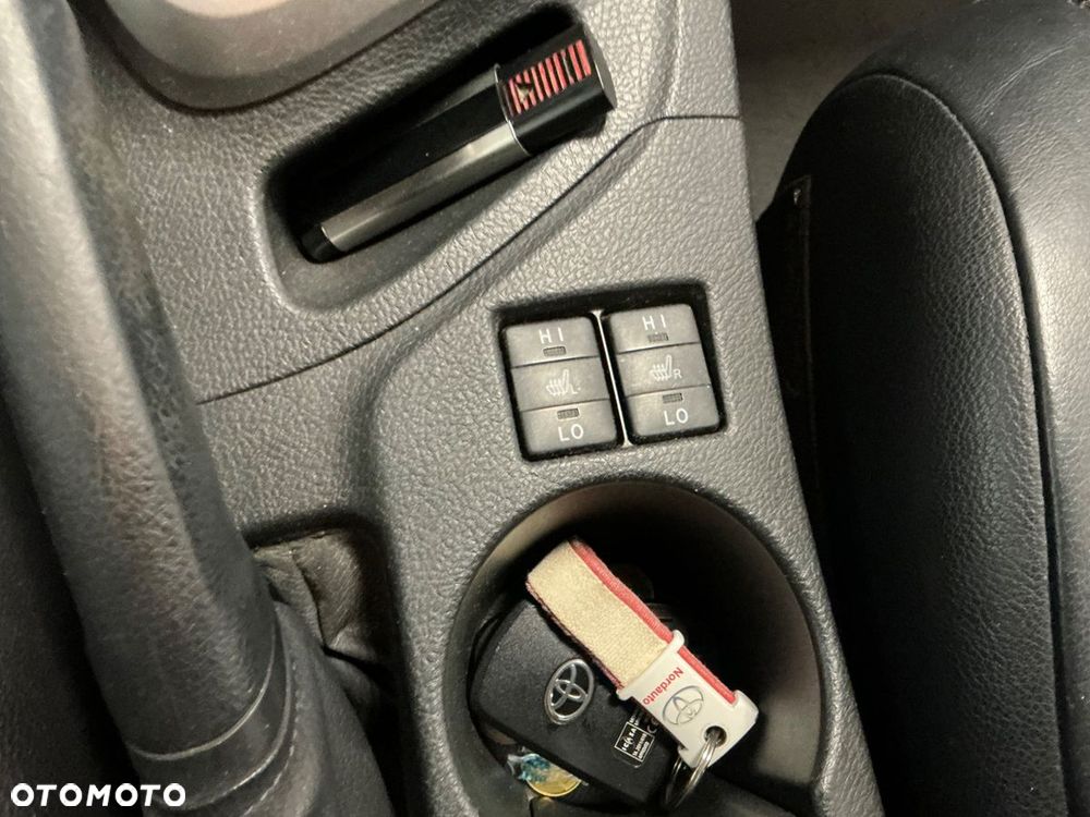 Toyota Auris 1.8 Travel - 17