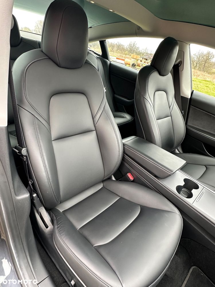 Tesla Model 3 - 13