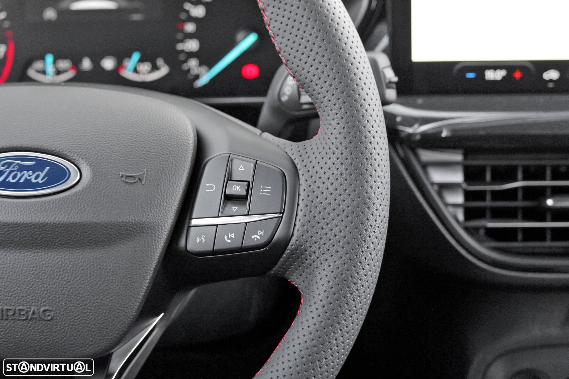 Ford Focus - 25