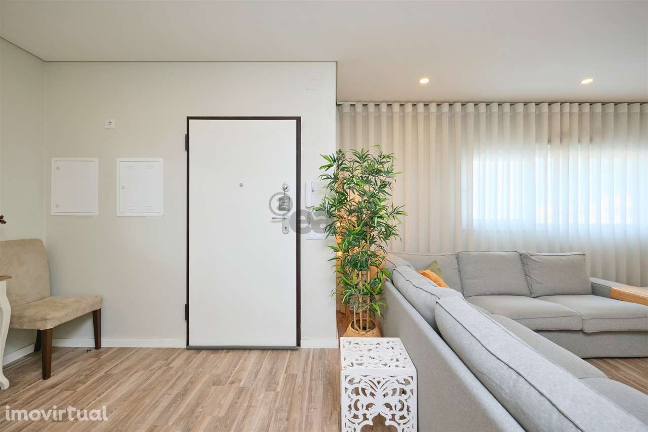 Moradia T4 em Condomínio Privado com Piscina e Garagem em Setúbal - Grande imagem: 3/45