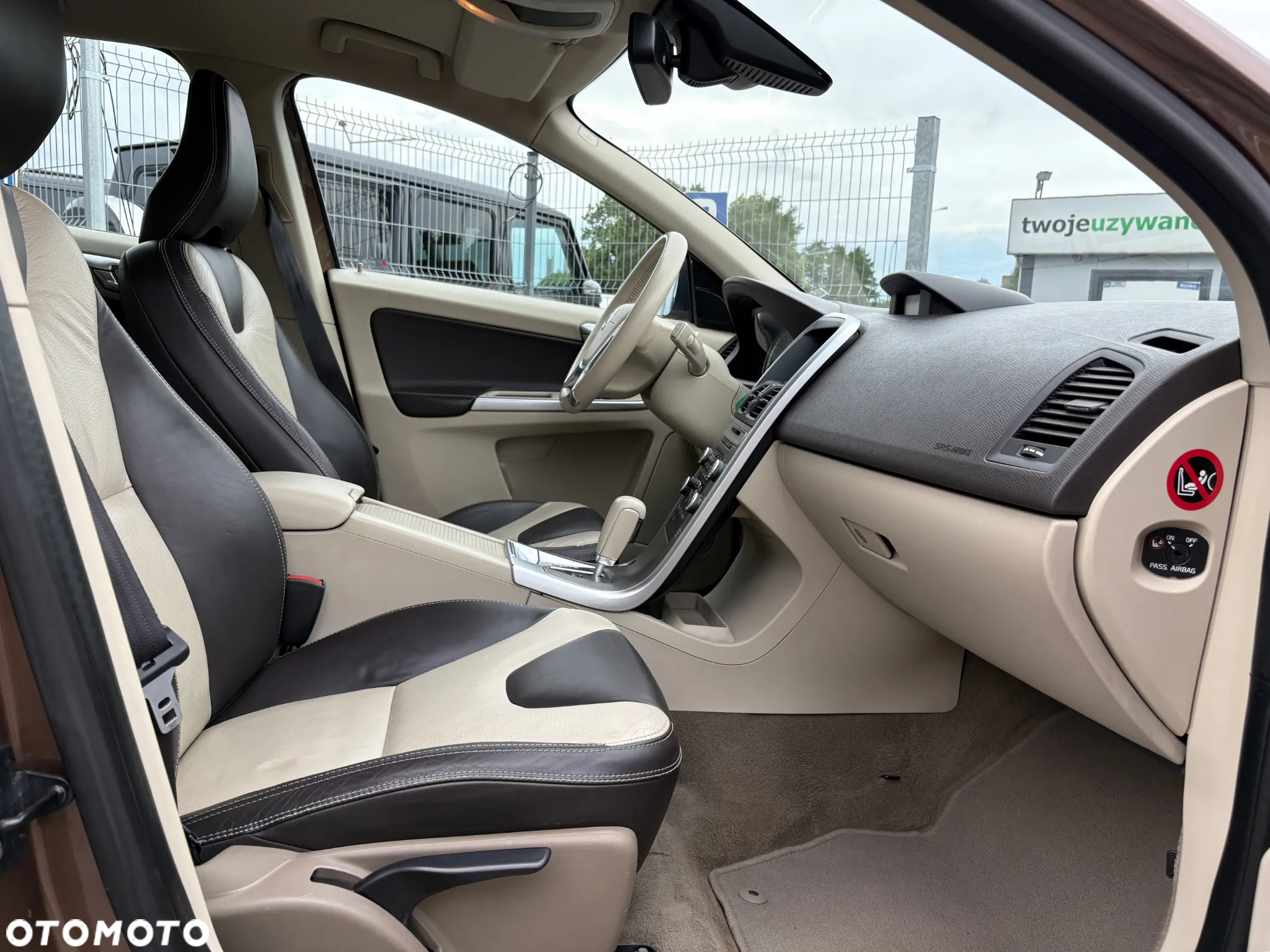 Volvo XC 60 2.4D AWD Momentum - 26