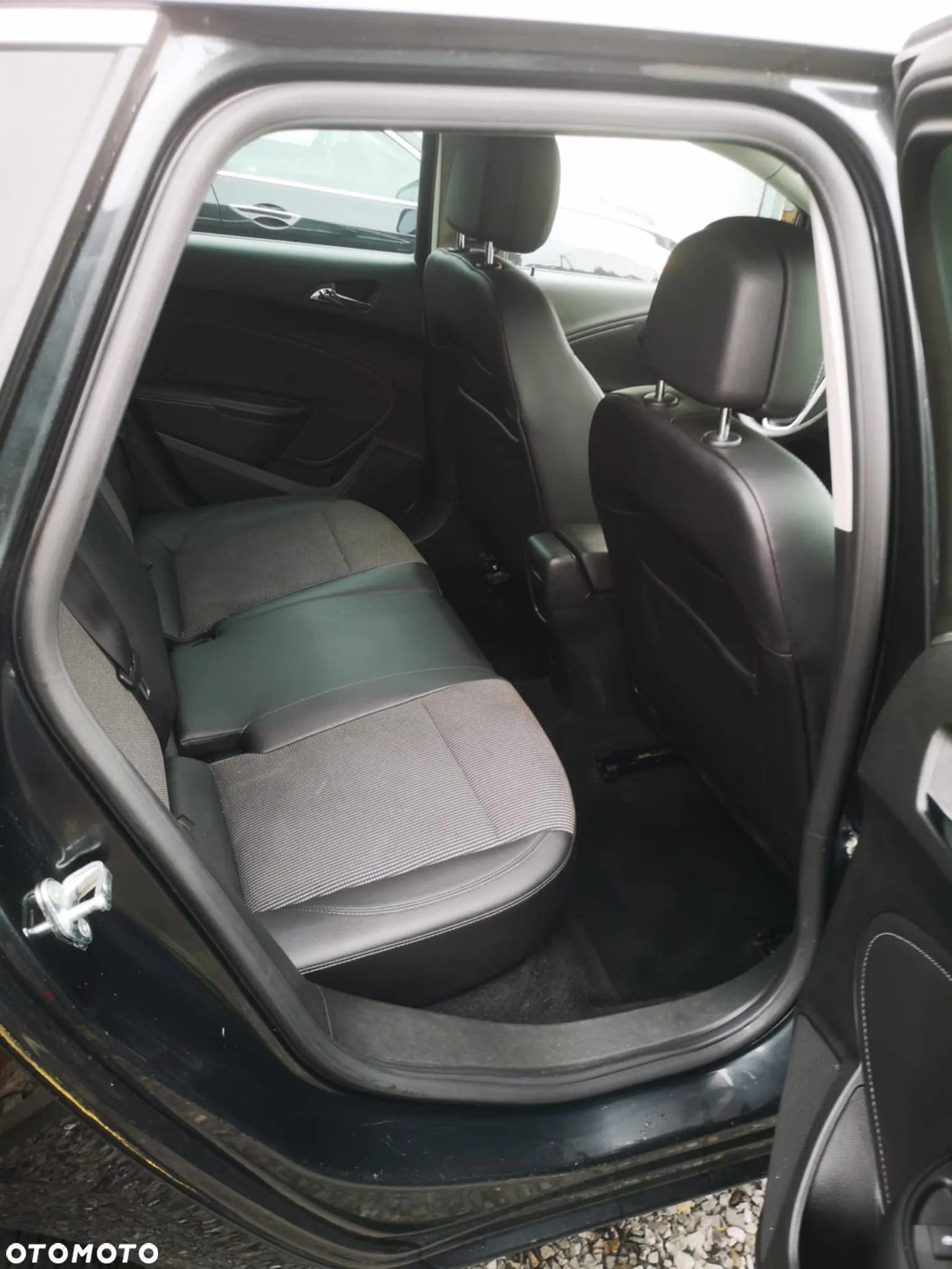 Opel Astra 1.4 Turbo Sports Tourer Exklusiv - 16