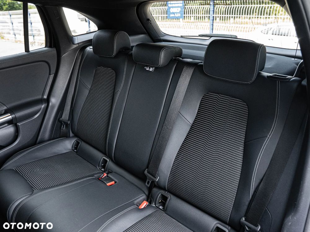 Mercedes-Benz GLA 250 e 8G-DCT Edition Progressive Line - 29