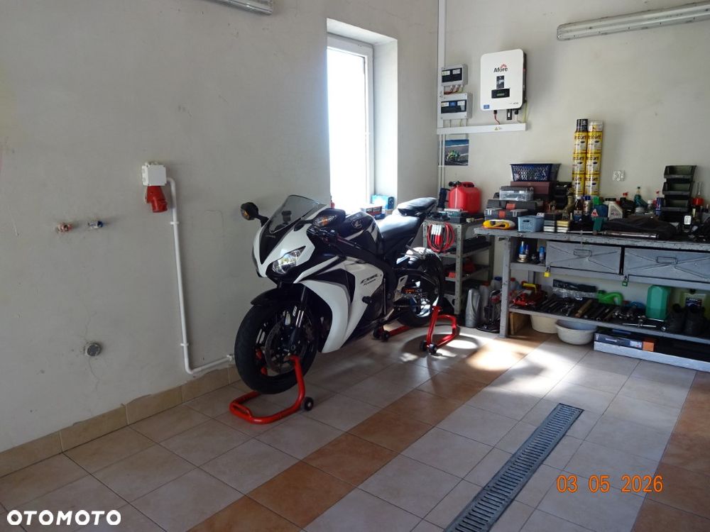Honda CBR - 1