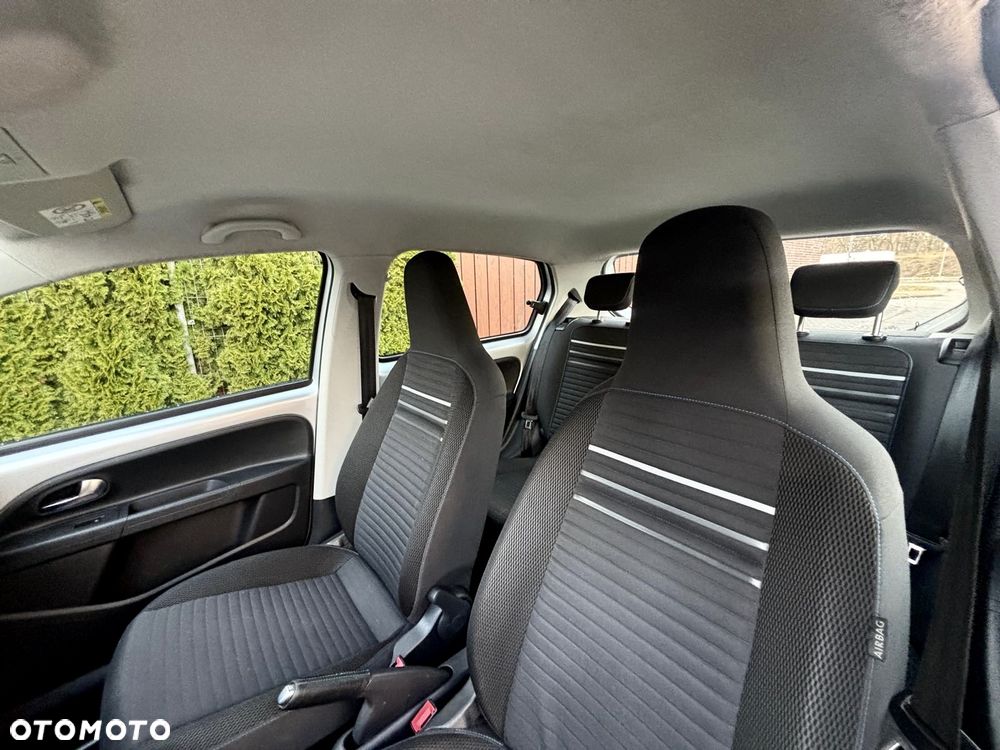 Volkswagen up! 1.0 cross - 13