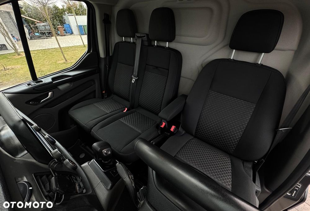 Ford TRANSIT CUSTOM - 23
