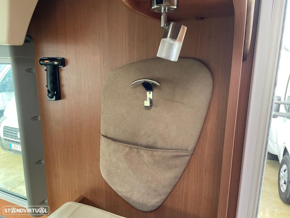 Pilote Explorateur G742 c/Cama Central - Autocaravana - 11