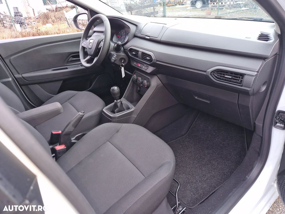 Dacia Sandero - 11
