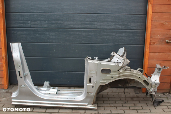 ĆWIARTKA PODŁUŻNICA PRÓG PRAWY PRZÓD OPEL ZAFIRA C Z176