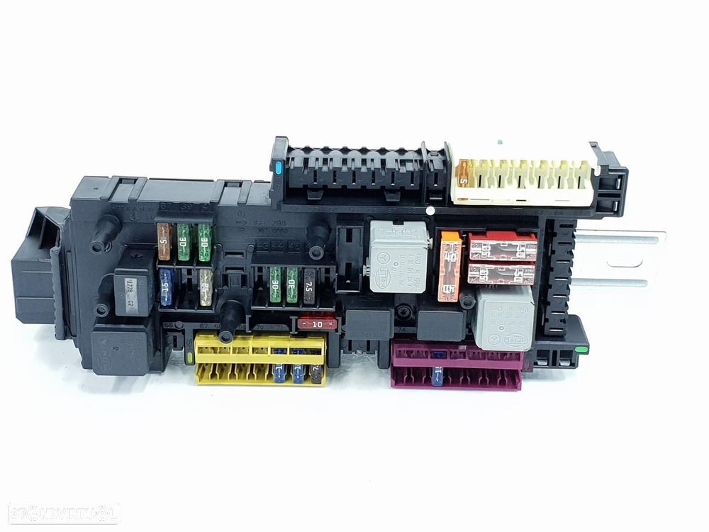 CAIXA DE RELES FUSÍVEIS MERCEDES-BENZ CLASE GLK BM 204 - 1