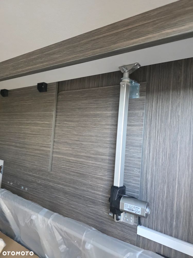 McLOUIS MC4 860 - MODEL 2026 -AUTOMAT ZIMOWY  5 osobowy, 6.99m  PoŁintegra 2x łóżko Elektryczne - 18