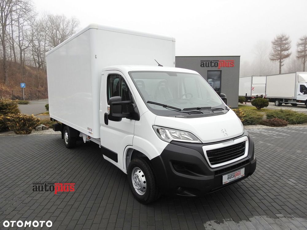 Peugeot BOXER KONTENER WINDA 8 PALET TEMPOMAT KLIMATYZACJA  140KM