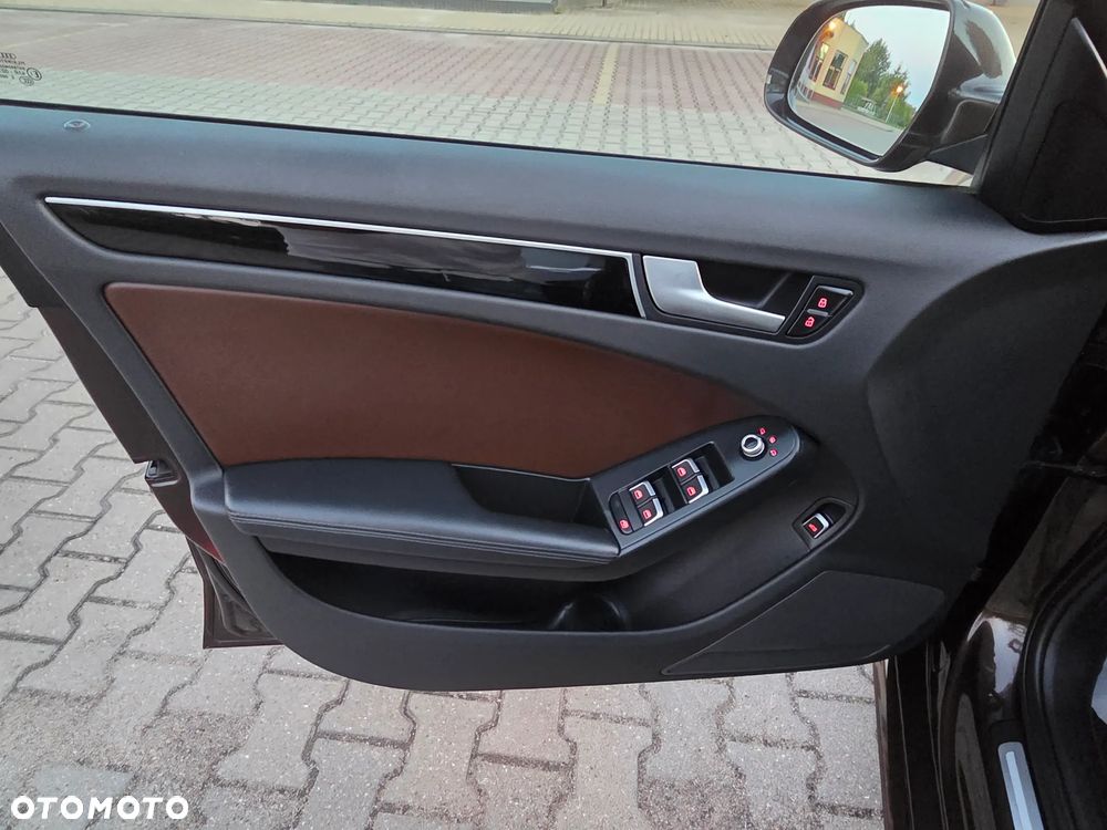 Audi A4 Avant 2.0 TDI DPF clean diesel quattro S tronic S line Sportpaket - 28