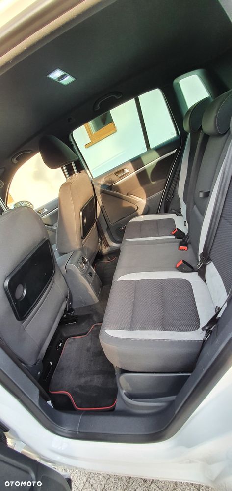 Volkswagen Tiguan - 8