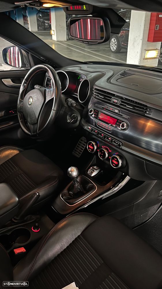 Alfa Romeo Giulietta 1.6 JTDM Veloce - 18